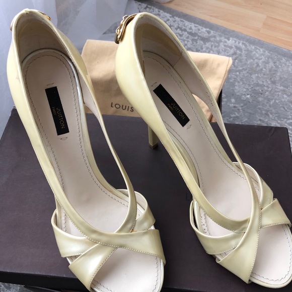 Louis Vuitton pearly heels locks gold ivory - Picture 9 of 12